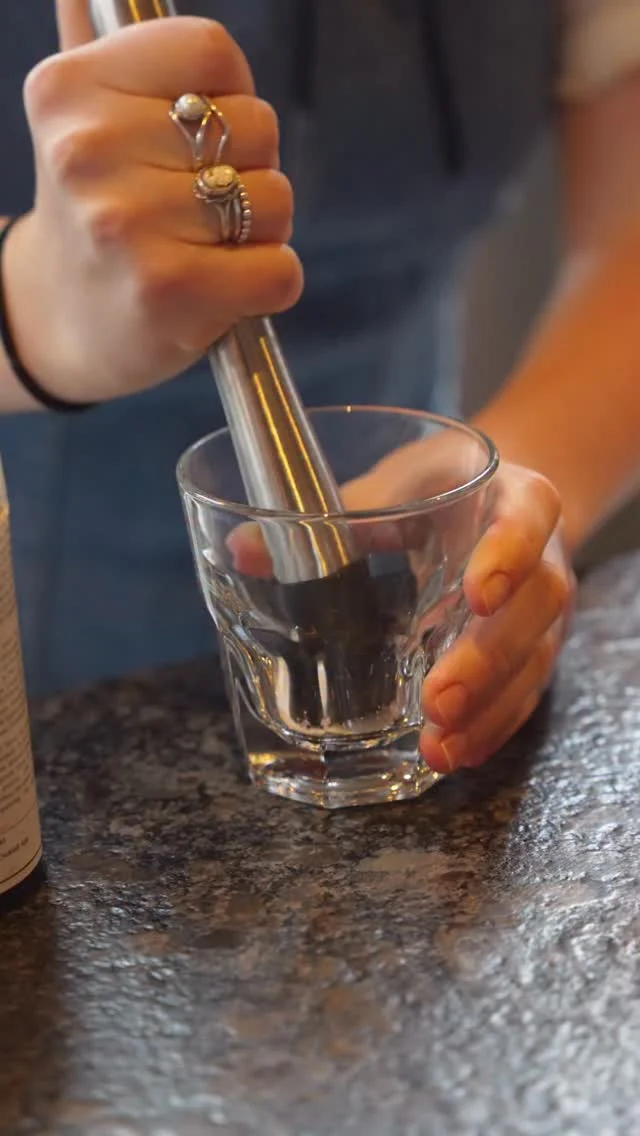 If you needed a sign to come grab a drink with us this weekend, this is it!🪧 Pull up a chair and stay awhile 🪑🥃#denversportsbar #denverdrinks #ballparkdenver