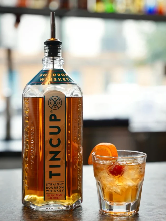 Craving something classic made with local @tincupwhiskey? 🥃 Stop in this weekend for an old fashioned and some football! 🏈 #downtowndenver #denverballpark #303drinks #denverdrinks